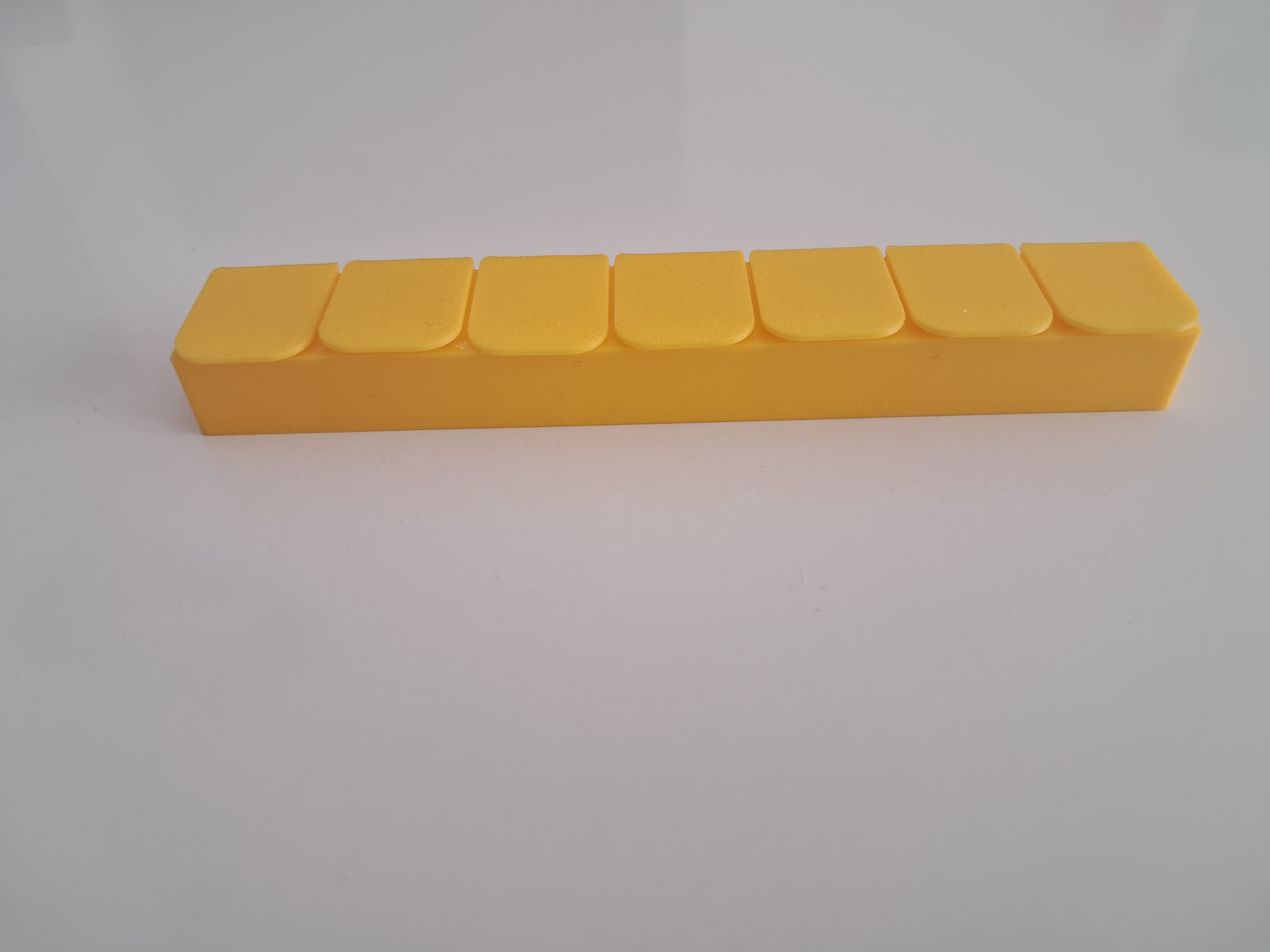 Haftalık Tekli Kapaklı İlaç Kutusu (Sarı)